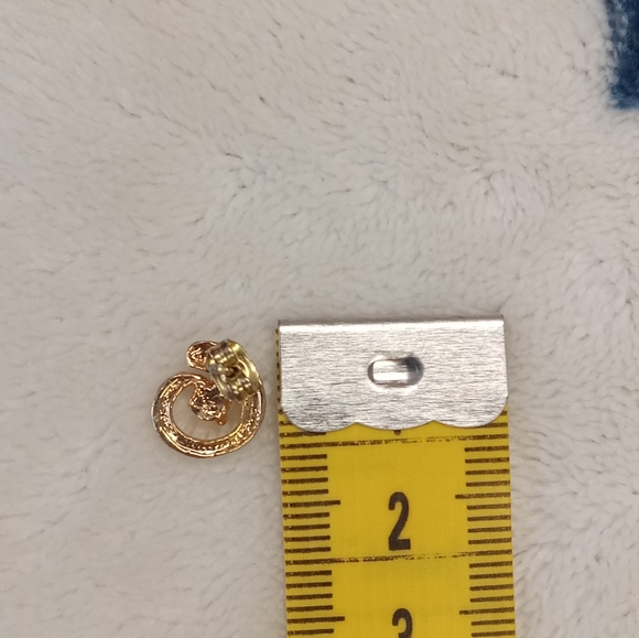 4 for $10 VTG Gold Tone White Rhinesone Swirl Post Earrings - Picture 4 of 5